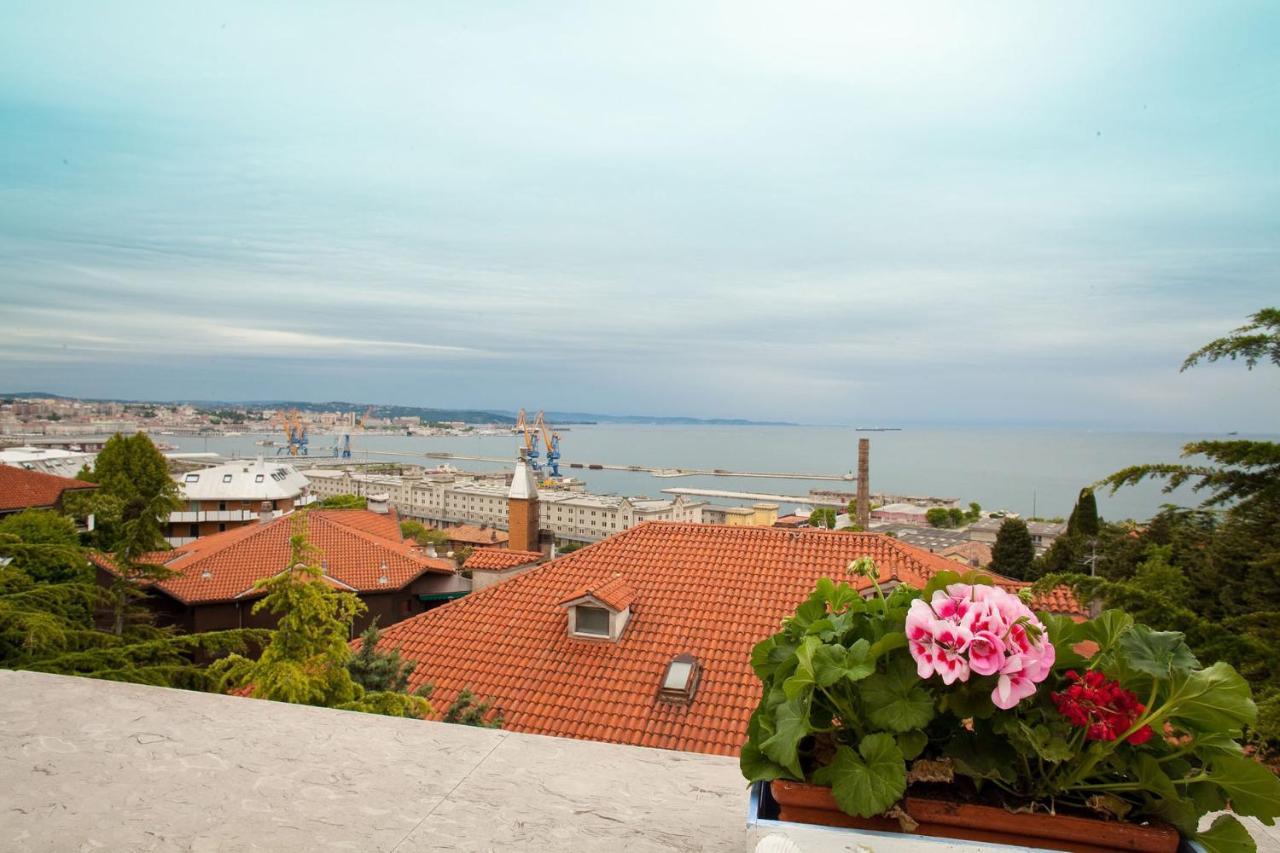 La Mansarda Delle Meraviglie B&B Superior Trieste Exterior photo