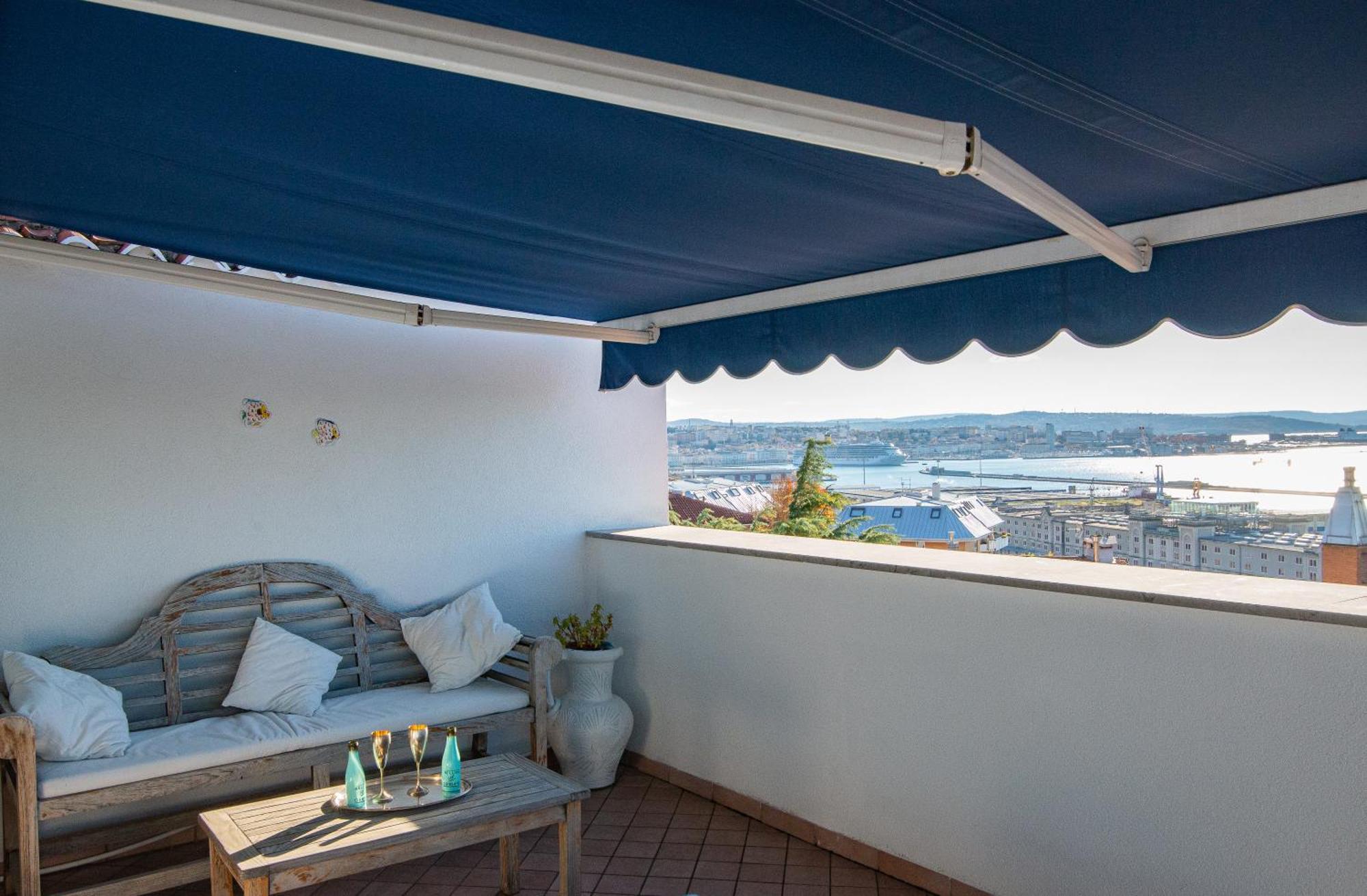 La Mansarda Delle Meraviglie B&B Superior Trieste Exterior photo