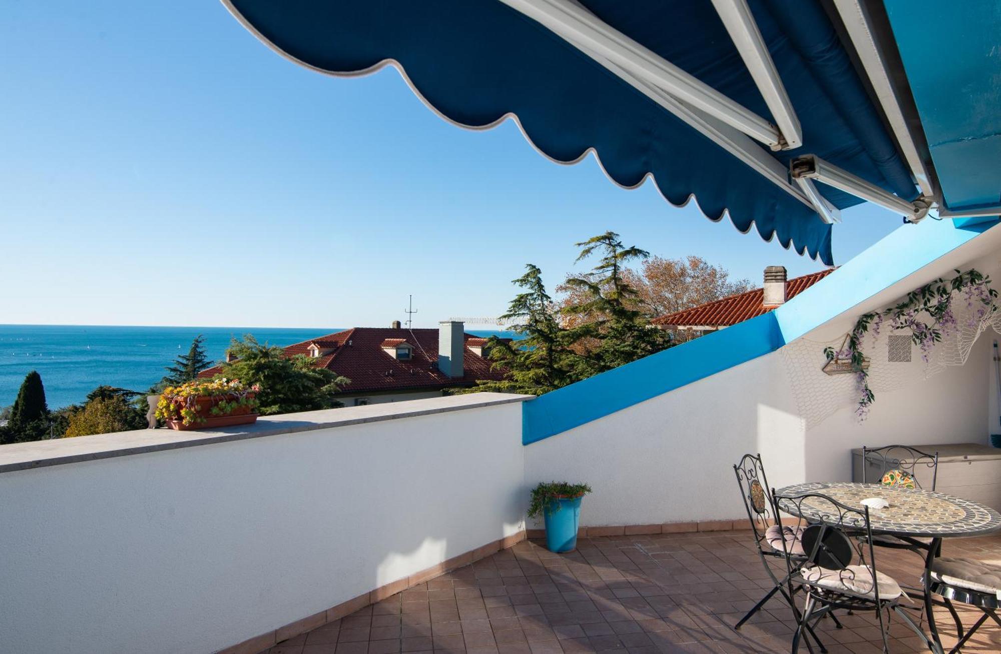La Mansarda Delle Meraviglie B&B Superior Trieste Exterior photo